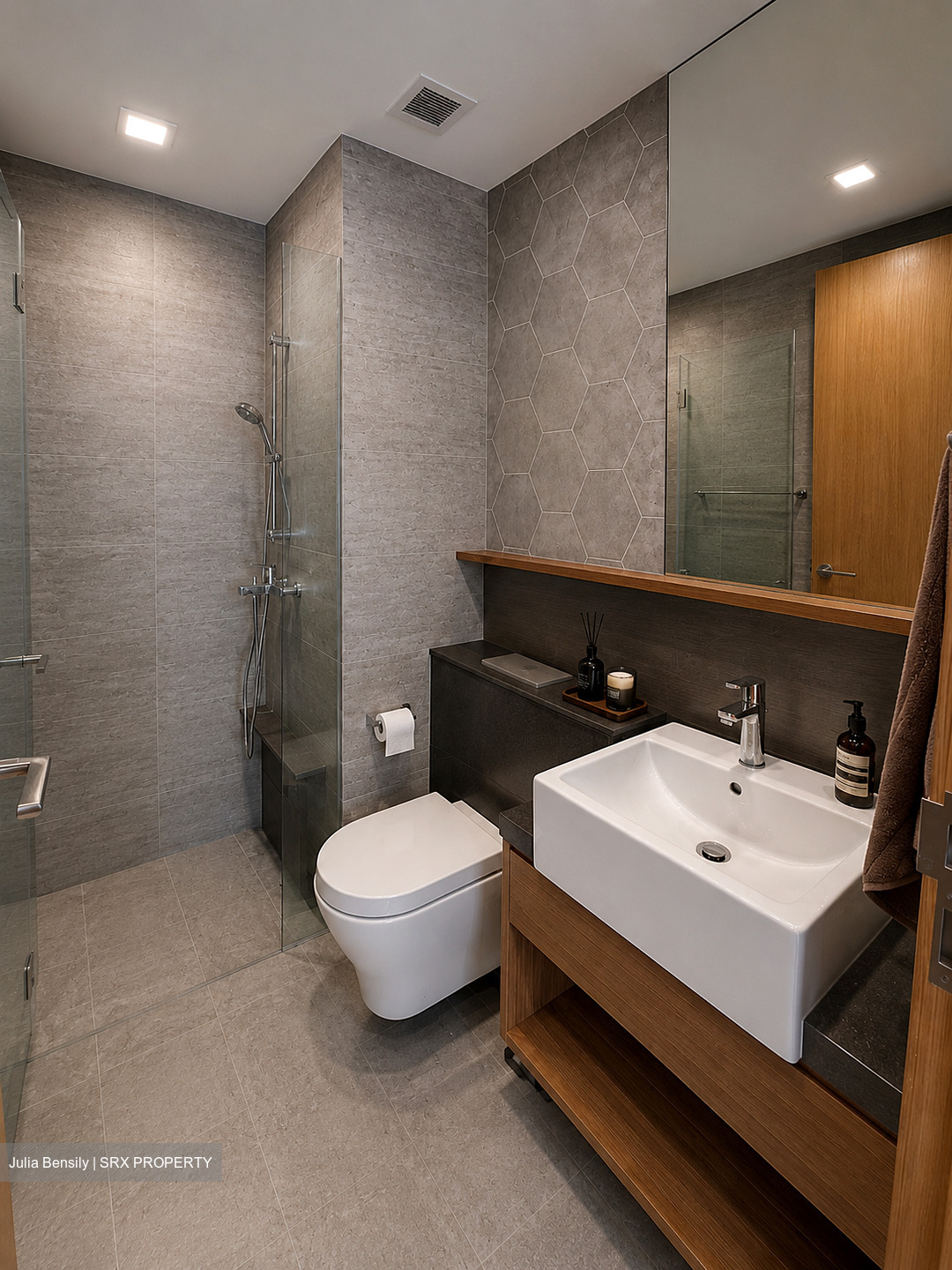 The Navian (D14), Apartment #596152871